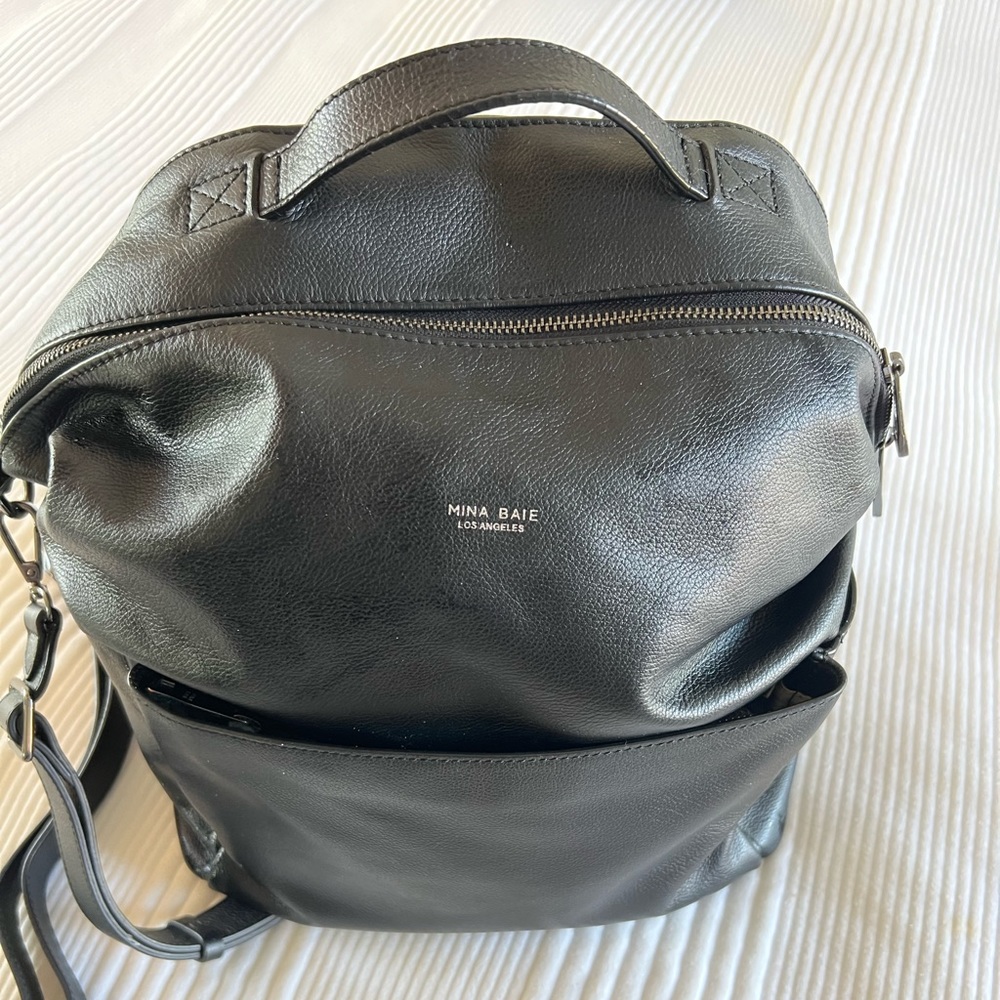 Mina Baie Stevie Midi black 100% leather backpack